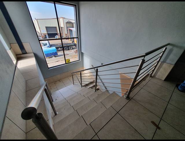 1,290M² OFFICE TO LET IN ACTIVIA PARK
